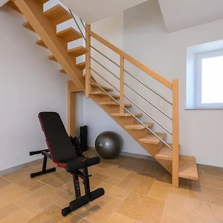 De Luxe Dans Le Cotentin Avec Piscine Interieure Jacuzzi ,sauna, Salle De Sport Salle De Jeux