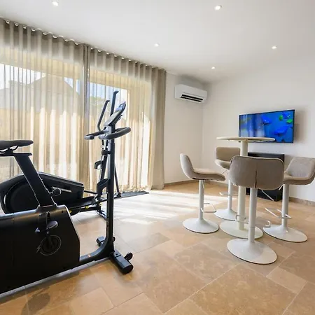 De Luxe Dans Le Cotentin Avec Piscine Interieure Jacuzzi ,sauna, Salle De Sport Salle De Jeux Saint-Sauveur-le-Vicomte