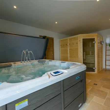 De Luxe Dans Le Cotentin Avec Piscine Interieure Jacuzzi ,sauna, Salle De Sport Salle De Jeux Saint-Sauveur-le-Vicomte