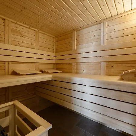 De Luxe Dans Le Cotentin Avec Piscine Interieure Jacuzzi ,sauna, Salle De Sport Salle De Jeux *